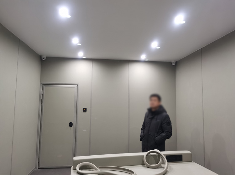 紀(jì)檢委談話室防撞軟包是安全性的墻面裝飾材料，軟包廠家